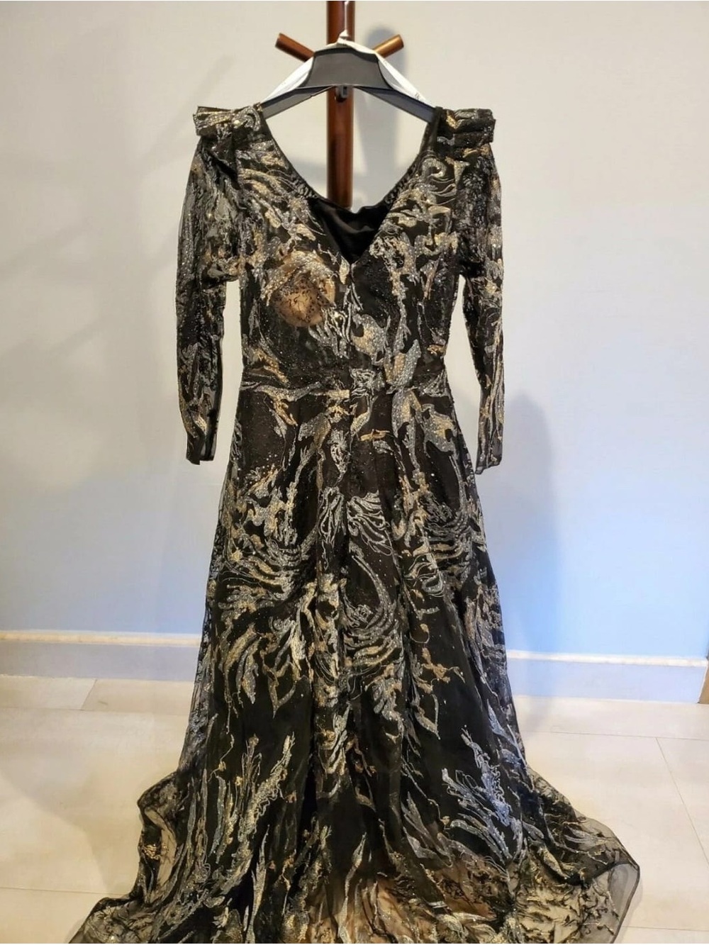 Black & Gold Evening Gown - Elegant Long Sleeve Formal Dress